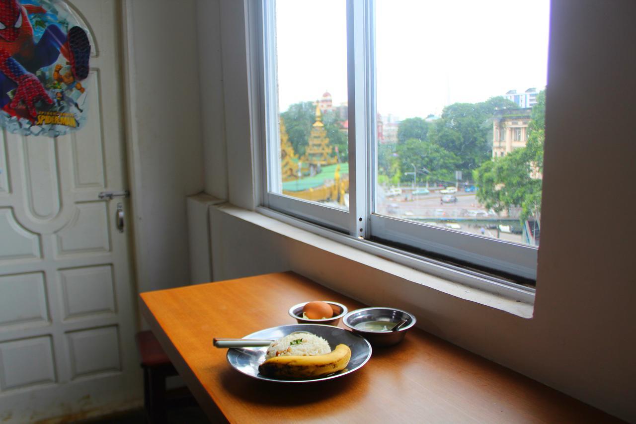 Dengba Hostel Янгон Экстерьер фото