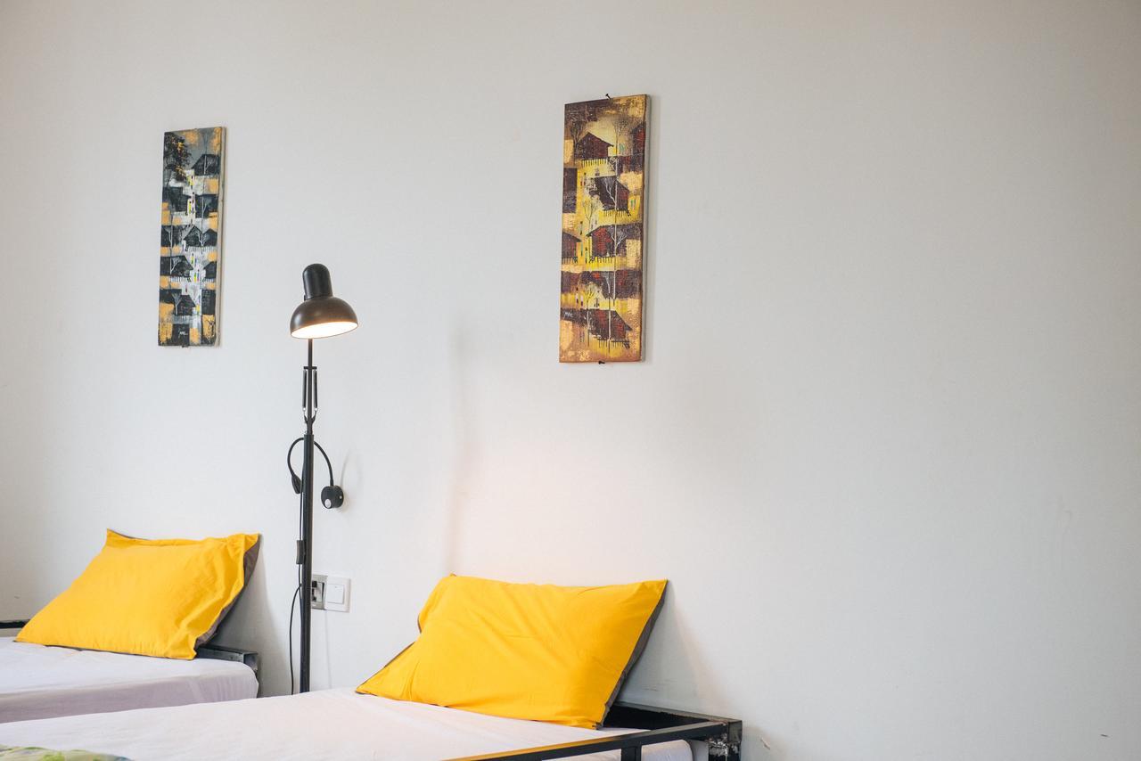 Dengba Hostel Янгон Экстерьер фото