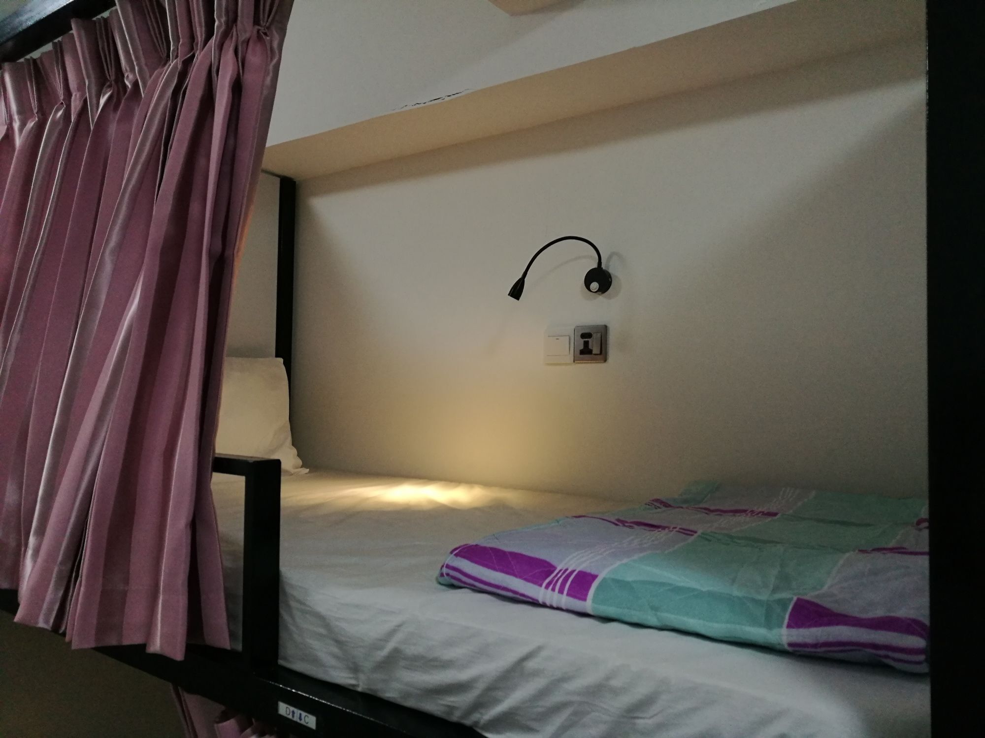 Dengba Hostel Янгон Экстерьер фото