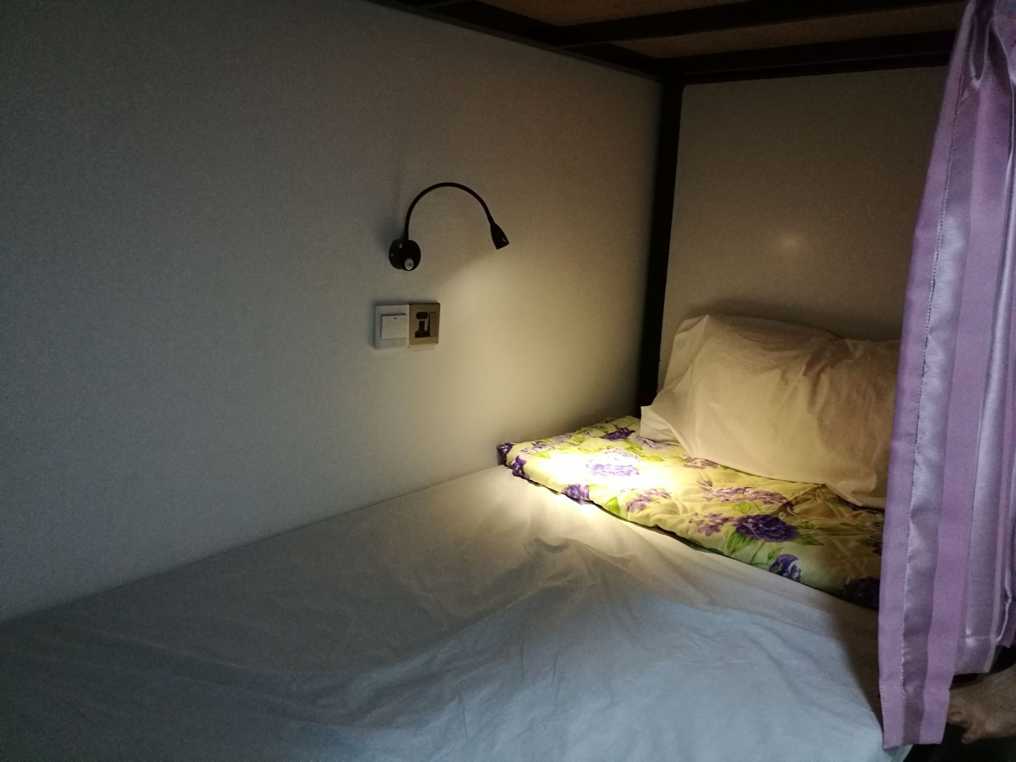 Dengba Hostel Янгон Экстерьер фото